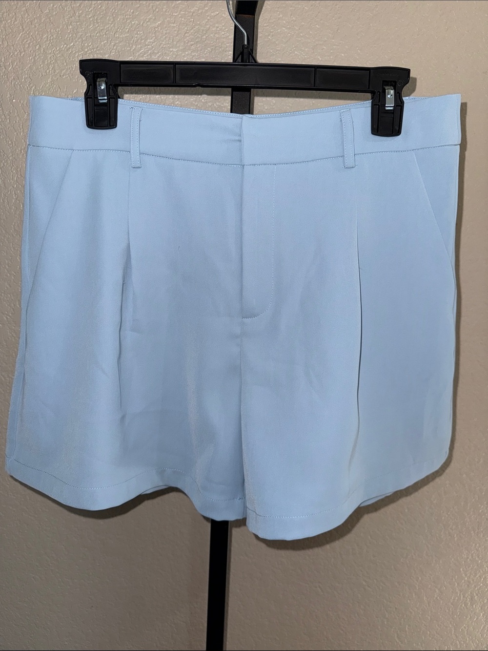 Commense Light Blue Women's Tailored Shorts size large NWT